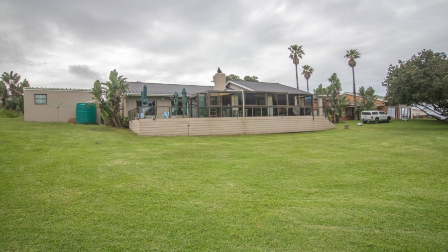 7 Bedroom Property for Sale in Marshstrand Eastern Cape